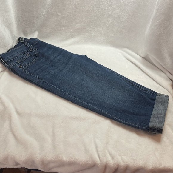 Womens Levi Size 8 denim capri 17” inseam - Picture 8 of 12